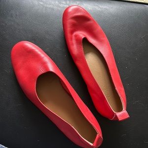 Everlane orange red flat